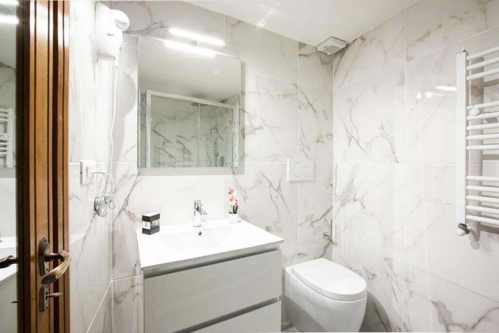 Unforgettable Split Level Jacuzzi Suite Navona Roma Esterno foto