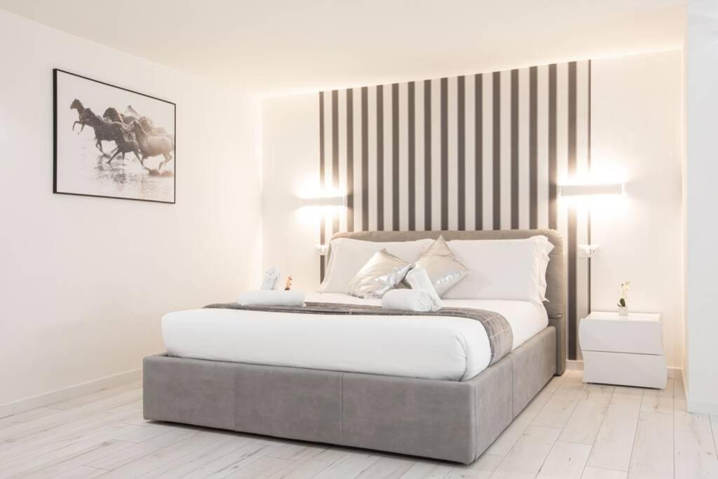 Unforgettable Split Level Jacuzzi Suite Navona Roma Esterno foto