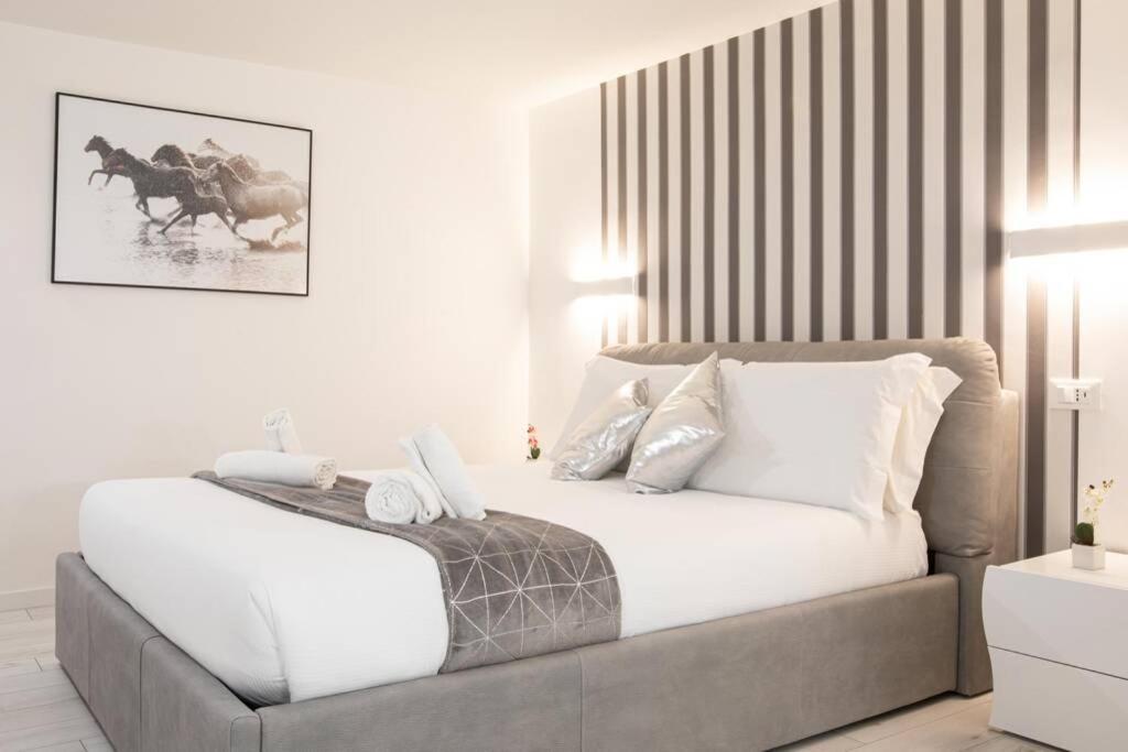 Unforgettable Split Level Jacuzzi Suite Navona Roma Esterno foto