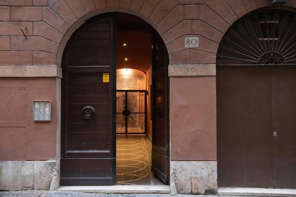 Unforgettable Split Level Jacuzzi Suite Navona Roma Esterno foto