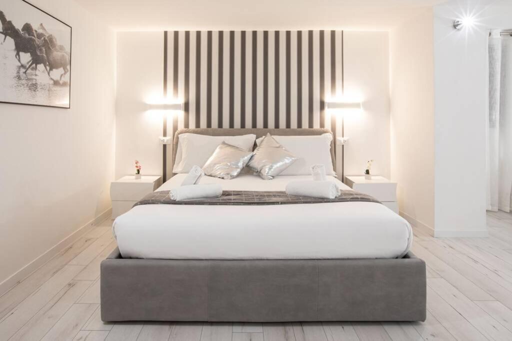 Unforgettable Split Level Jacuzzi Suite Navona Roma Esterno foto